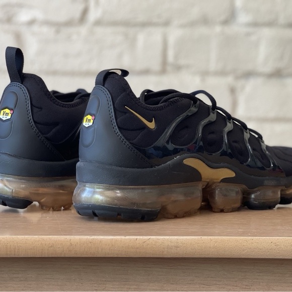 Nike Air Vapormax Plus Black Gold CW7299-001 Sneakers Men G-Grade Shoes